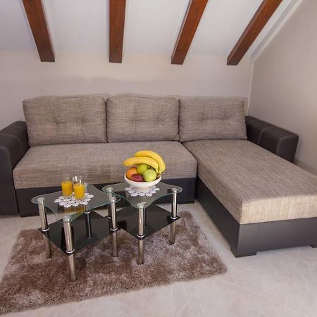 Apartment Niko Kastel Stari Kaštela الغرفة الصورة