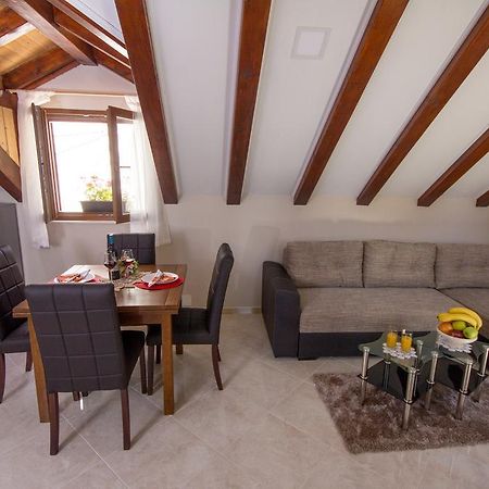 Apartment Niko Kastel Stari Kaštela الغرفة الصورة
