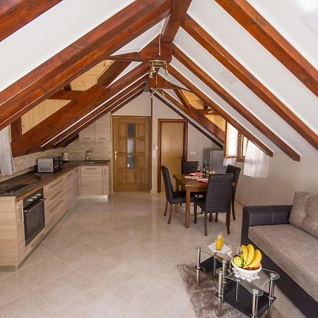 Apartment Niko Kastel Stari Kaštela الغرفة الصورة