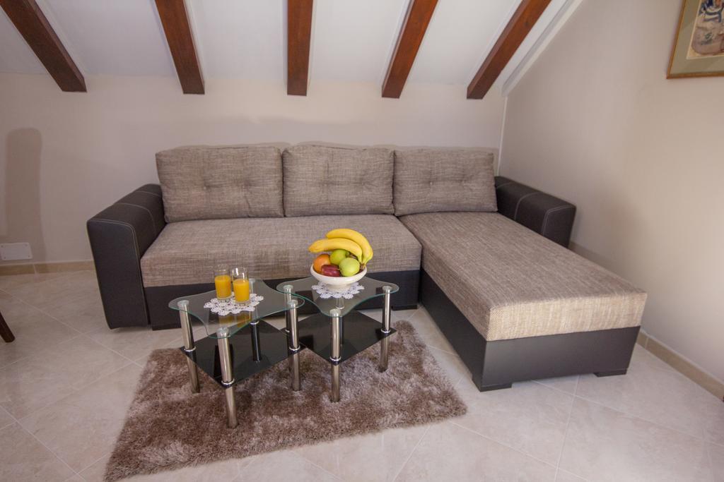 Apartment Niko Kastel Stari Kaštela الغرفة الصورة