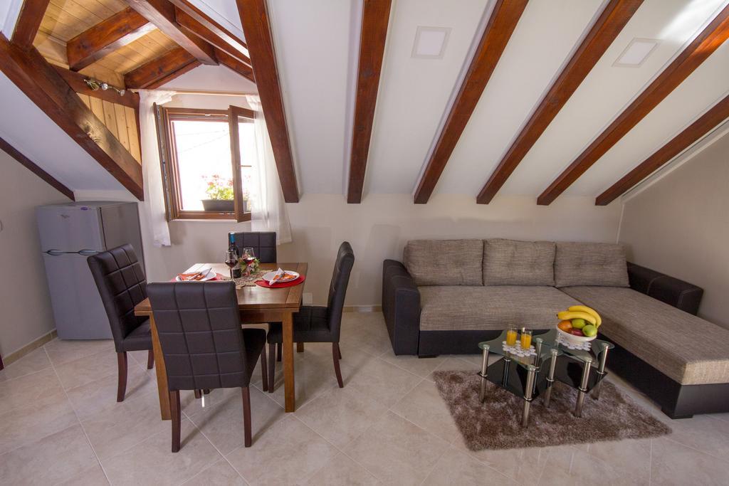 Apartment Niko Kastel Stari Kaštela الغرفة الصورة
