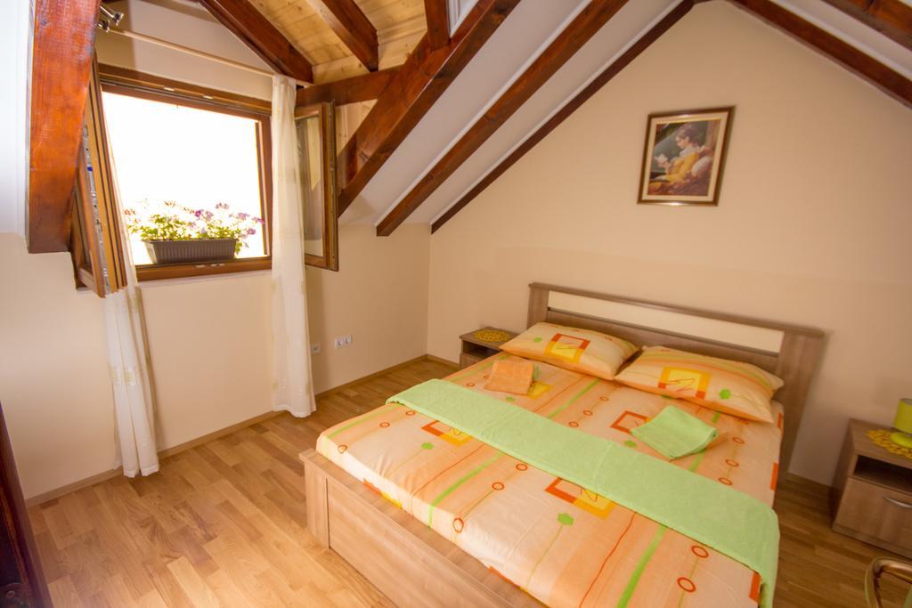 Apartment Niko Kastel Stari Kaštela الغرفة الصورة