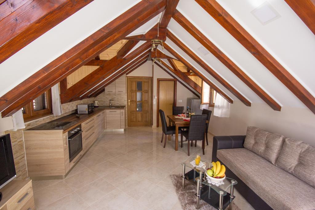 Apartment Niko Kastel Stari Kaštela الغرفة الصورة